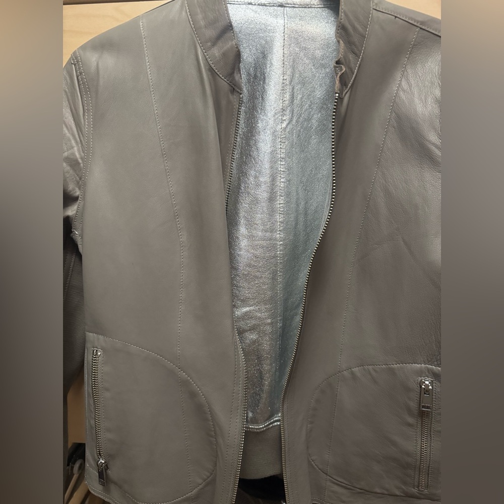 Lamarqué brand leather silver jacket size small (size 4-6). Perfect conditions. - Picture 4 of 6